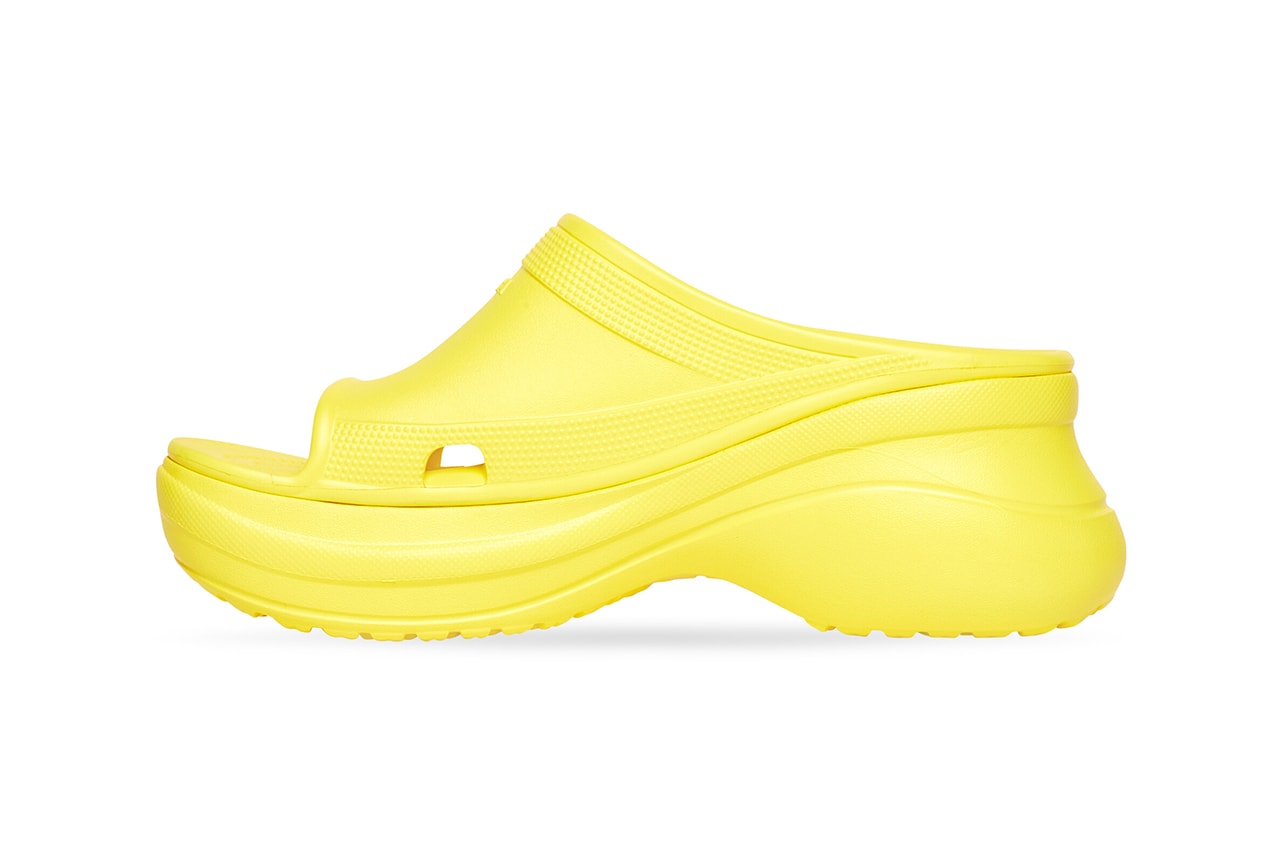バレンシアガxクロックスから曲線的なフォルムのヒールを備えた新作サンダルが登場 Balenciaga Crocs Pool Slide Release Information Mens Womens Shoe Footwear Y2K 2000s Demna Gvasalia Collaboration