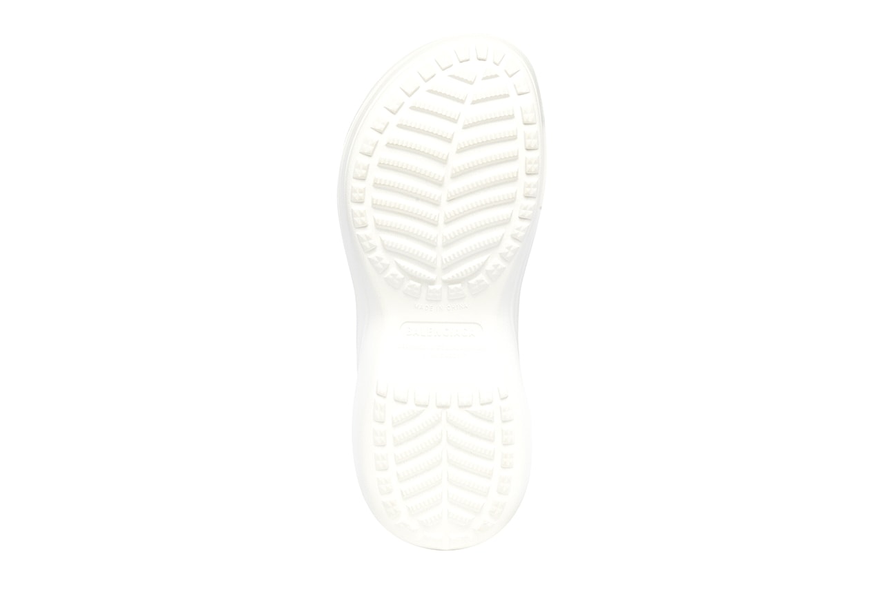 バレンシアガxクロックスから曲線的なフォルムのヒールを備えた新作サンダルが登場 Balenciaga Crocs Pool Slide Release Information Mens Womens Shoe Footwear Y2K 2000s Demna Gvasalia Collaboration