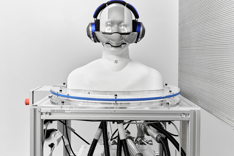 ダイソンが初となるノイズキャンセリング機能付きの空気清浄ヘッドフォンを発表 dyson Launches zone air purifying headphones UK pure air pure audio bacteria pollen dust pollutants air quality new headpiece tech release info date news