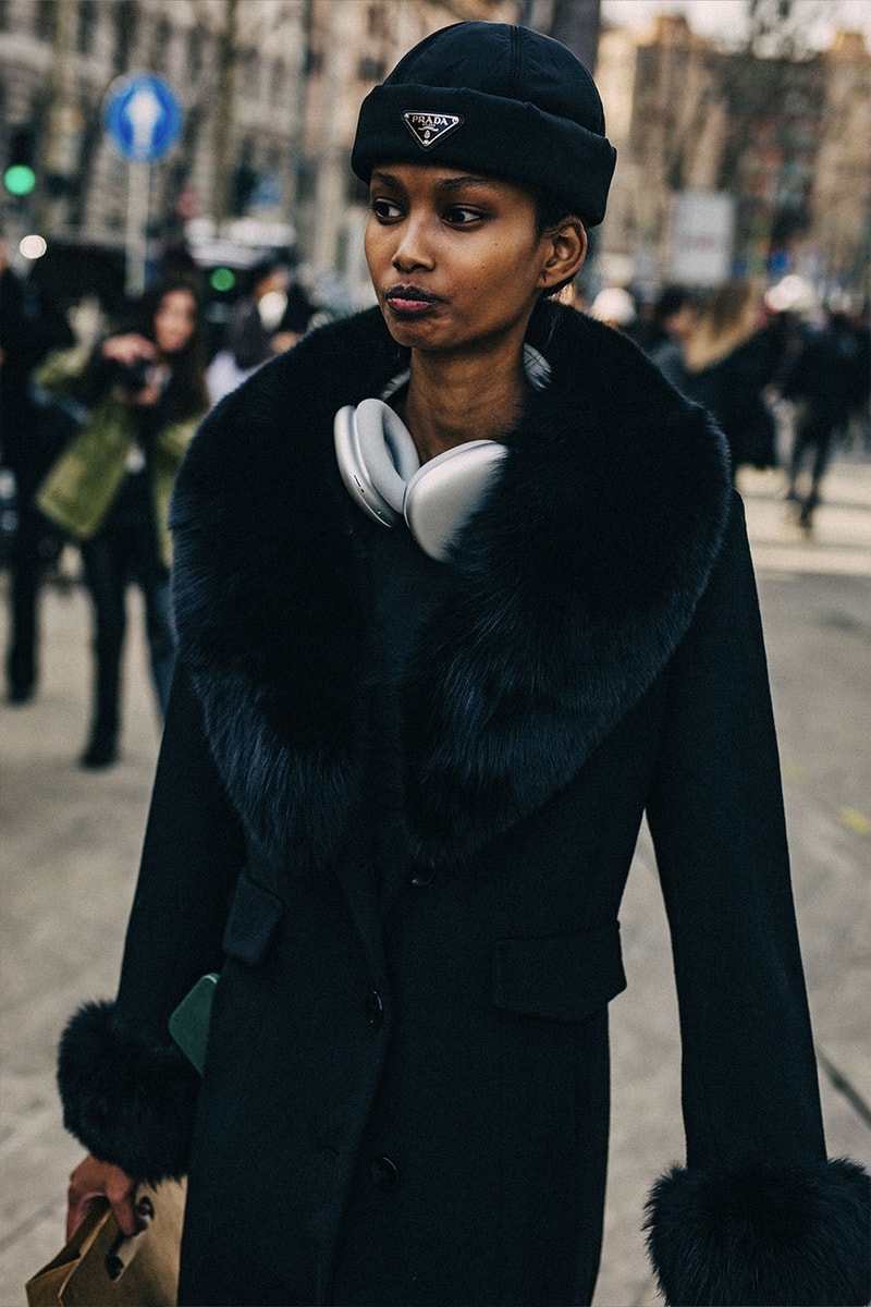 ストリートスタイル：22年秋冬ミラノファッションウィーク Milan Fashion Week FW22 Street Style Looks Is All About Smart Suiting and Head-to-Toe Tonals gucci prada fendi 