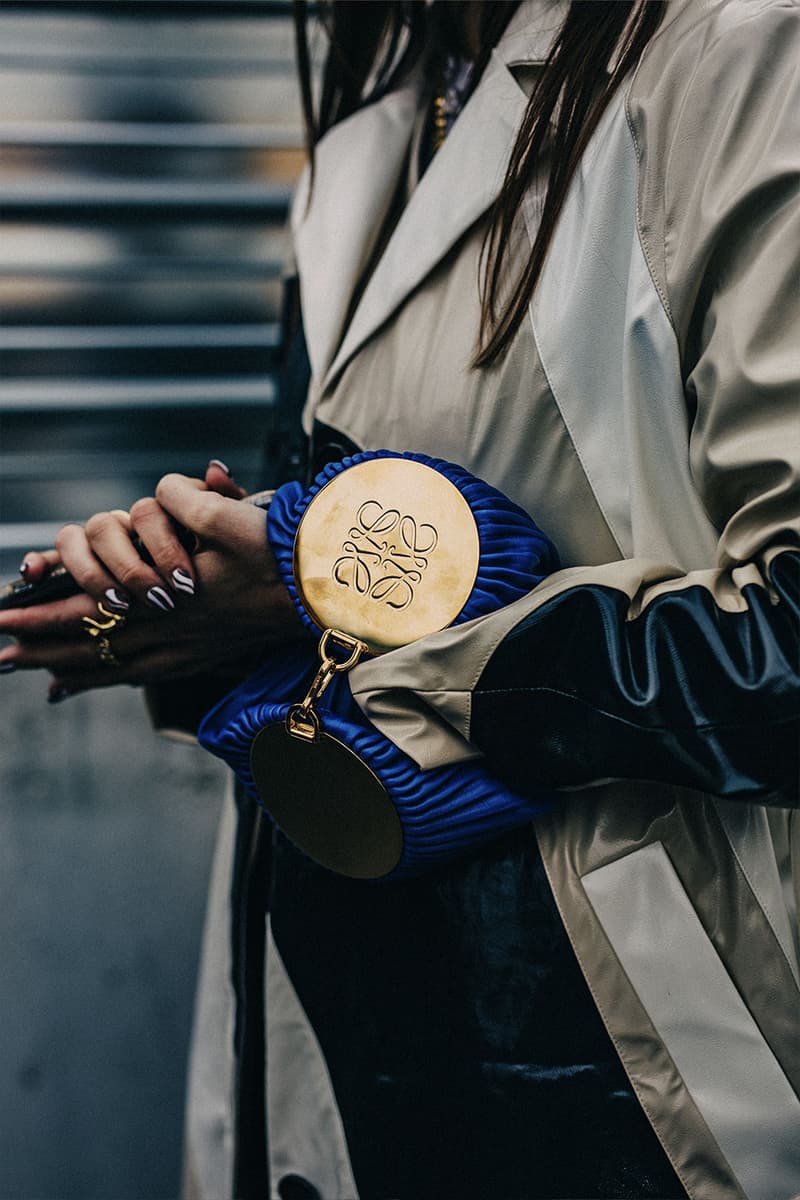 ストリートスタイル：22年秋冬ミラノファッションウィーク Milan Fashion Week FW22 Street Style Looks Is All About Smart Suiting and Head-to-Toe Tonals gucci prada fendi 