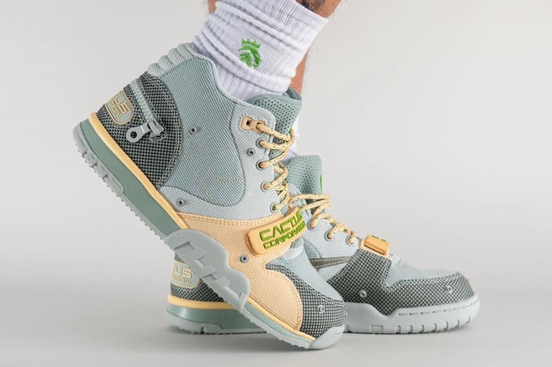  トラヴィススコットxナイキによるエアトレーナー1に新色モデルが登場 Travis Scott Nike Air Trainer 1 SP Grey Haze On-Foot Look Release Info DR7515-001 Date Buy Price Dark Smoke Grey Black Iron Grey Off-Noir