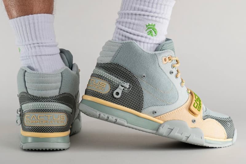  トラヴィススコットxナイキによるエアトレーナー1に新色モデルが登場 Travis Scott Nike Air Trainer 1 SP Grey Haze On-Foot Look Release Info DR7515-001 Date Buy Price Dark Smoke Grey Black Iron Grey Off-Noir