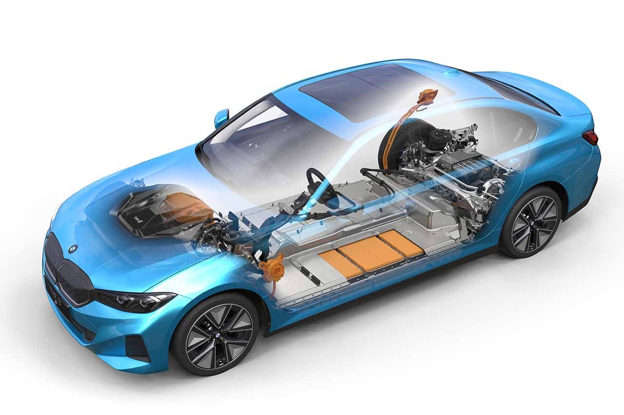 BMWがついに3シリーズの完全電動モデル i3を発表 bmw 3 series i3 release info
