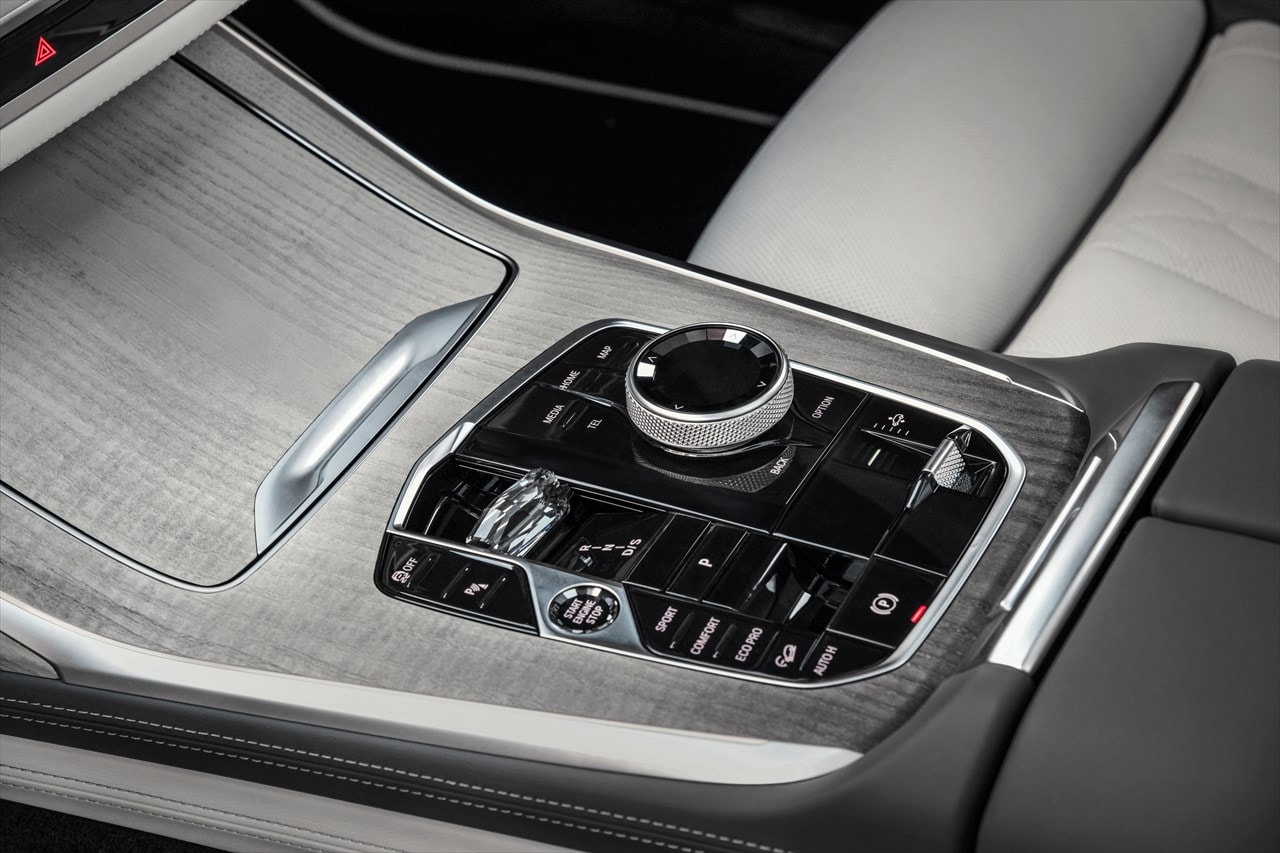 BMWが新型プレミアムSUVのX7を発表 bmw suv x7 release info