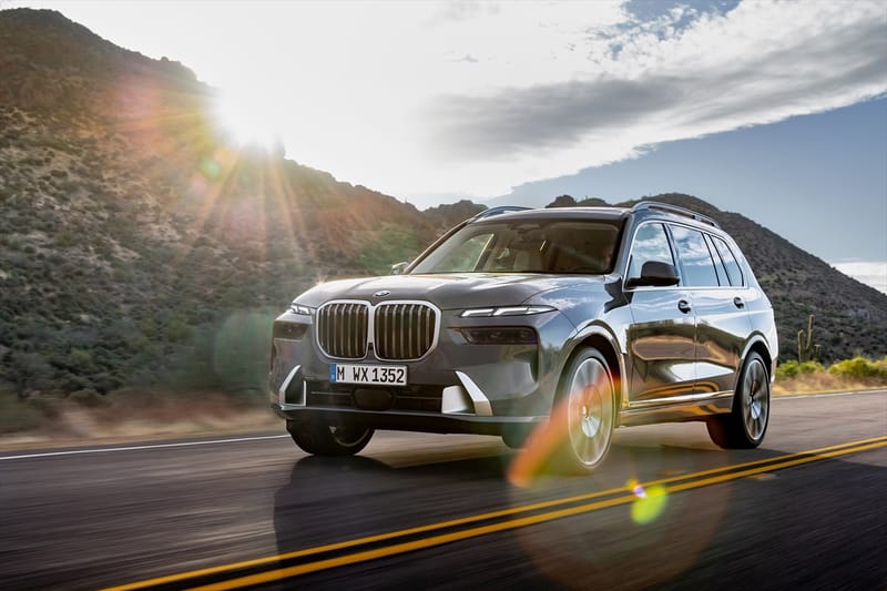 BMW が新型プレミアム SUV の X7 を発表