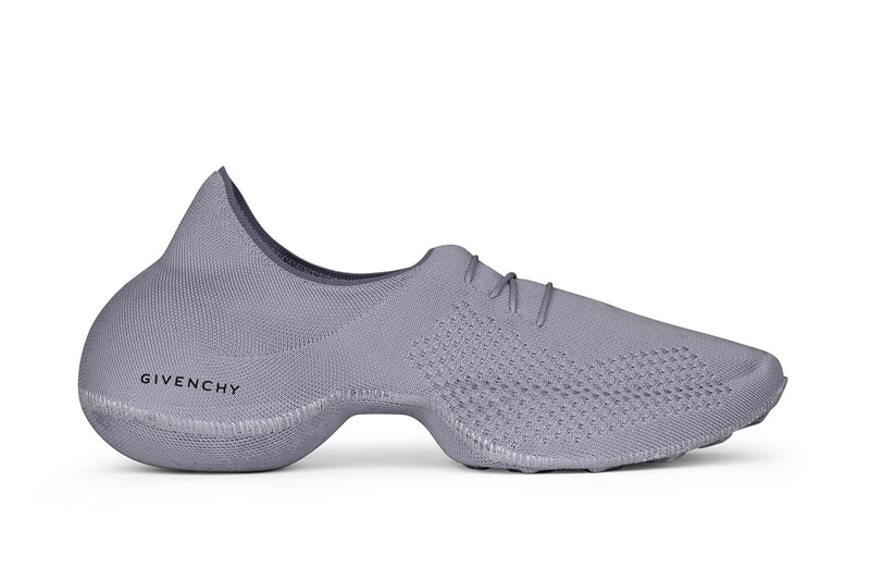 ジバンシィから話題の新作フットウェア TK-360 がリリースGivenchy newest footwear TK360 release infomation
