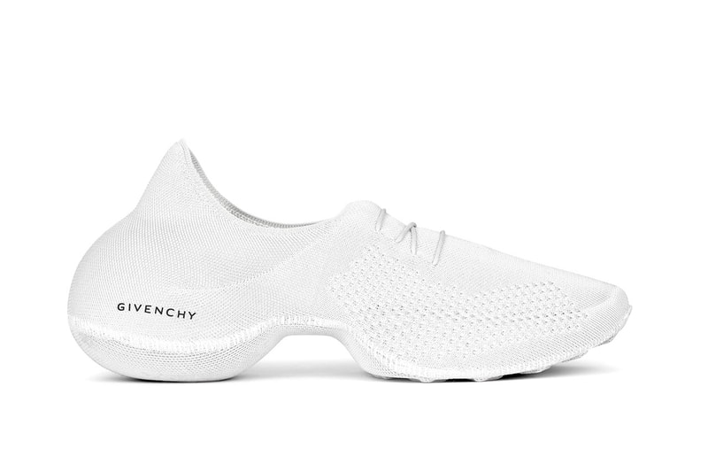 ジバンシィから話題の新作フットウェア TK-360 がリリースGivenchy newest footwear TK360 release infomation