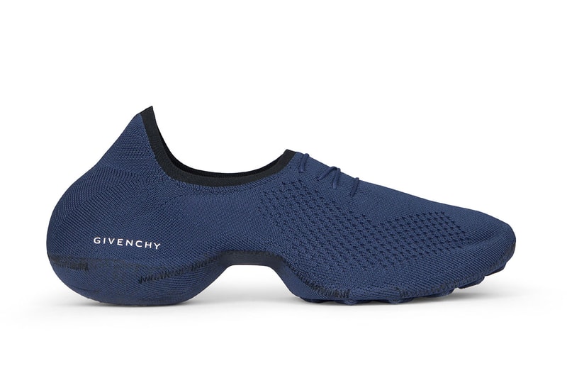 ジバンシィから話題の新作フットウェア TK-360 がリリースGivenchy newest footwear TK360 release infomation