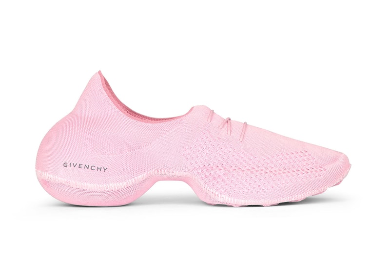 ジバンシィから話題の新作フットウェア TK-360 がリリースGivenchy newest footwear TK360 release infomation