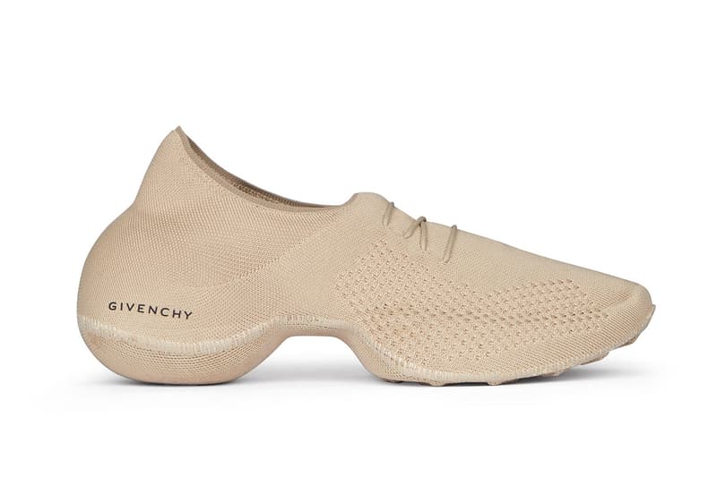 ジバンシィから話題の新作フットウェア TK-360 がリリースGivenchy newest footwear TK360 release infomation