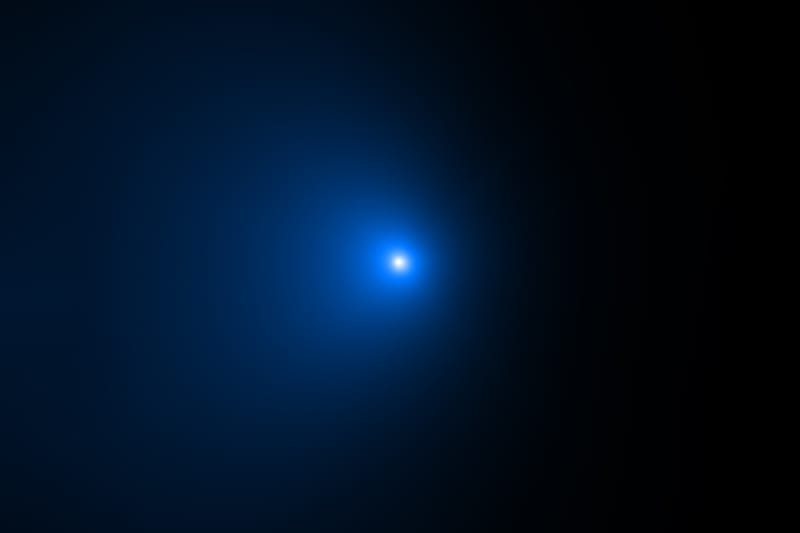 NASA が太陽系の果てから地球に向かう直径140kmの巨大彗星を発見