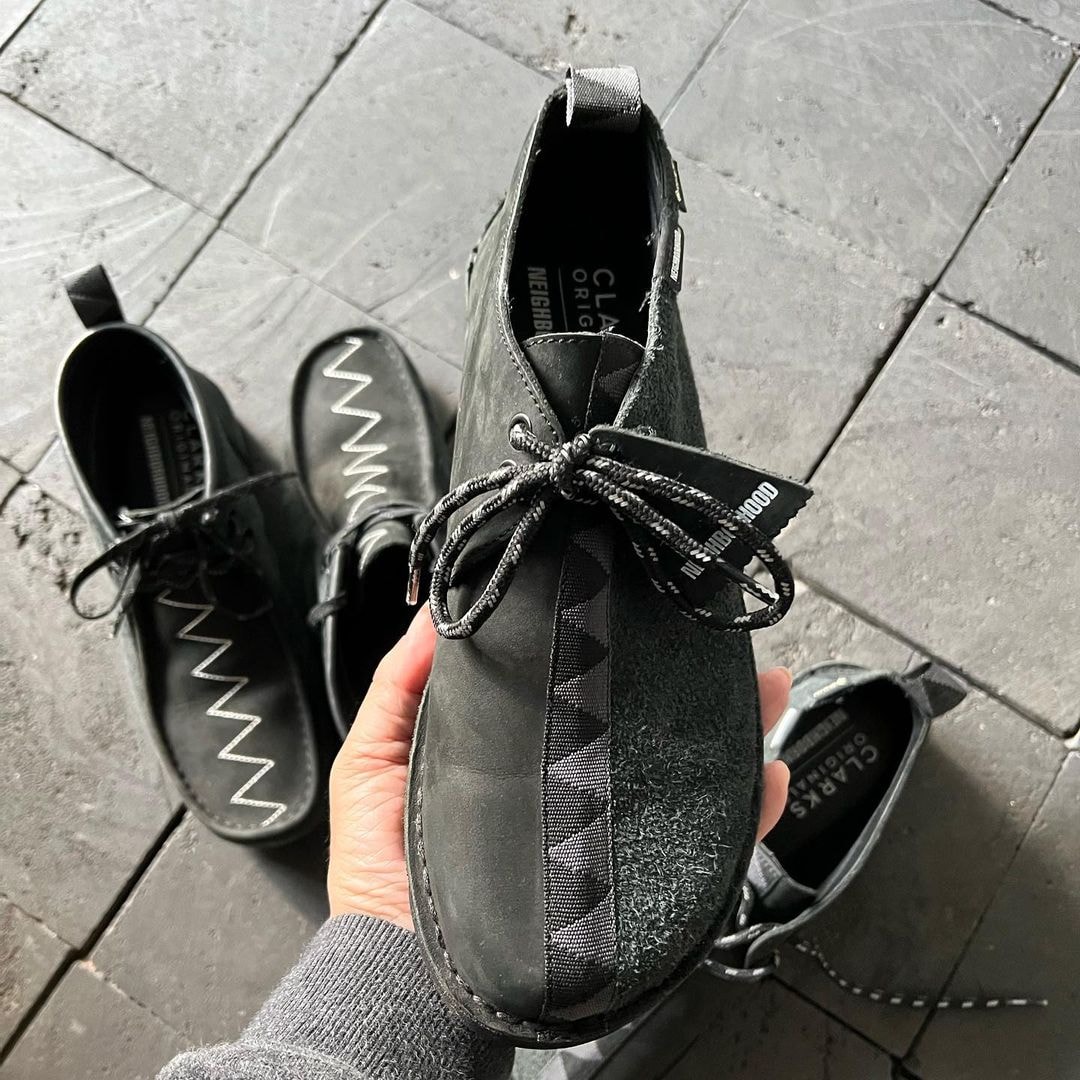ネイバーフッドxクラークスによるコラボフットウェア2型が公開される NEIGHBORHOOD and Clarks Originals Debut Footwear Collaboration wallabee desert boot suede canvas nylon webbing dark grey release info first look