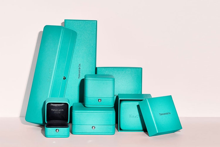 Tiffany & Co. のジュエリーボックスがティファニーブルー仕様へと一新