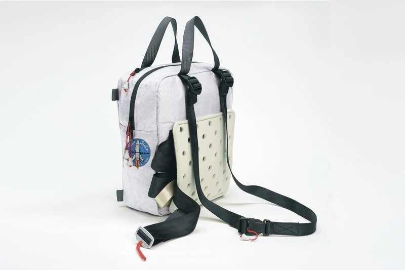 トム・サックスが自身のNFTコレクション保有者に限定版ウエストポーチを配布 tom sachs rocket factory fanny pack release nfts