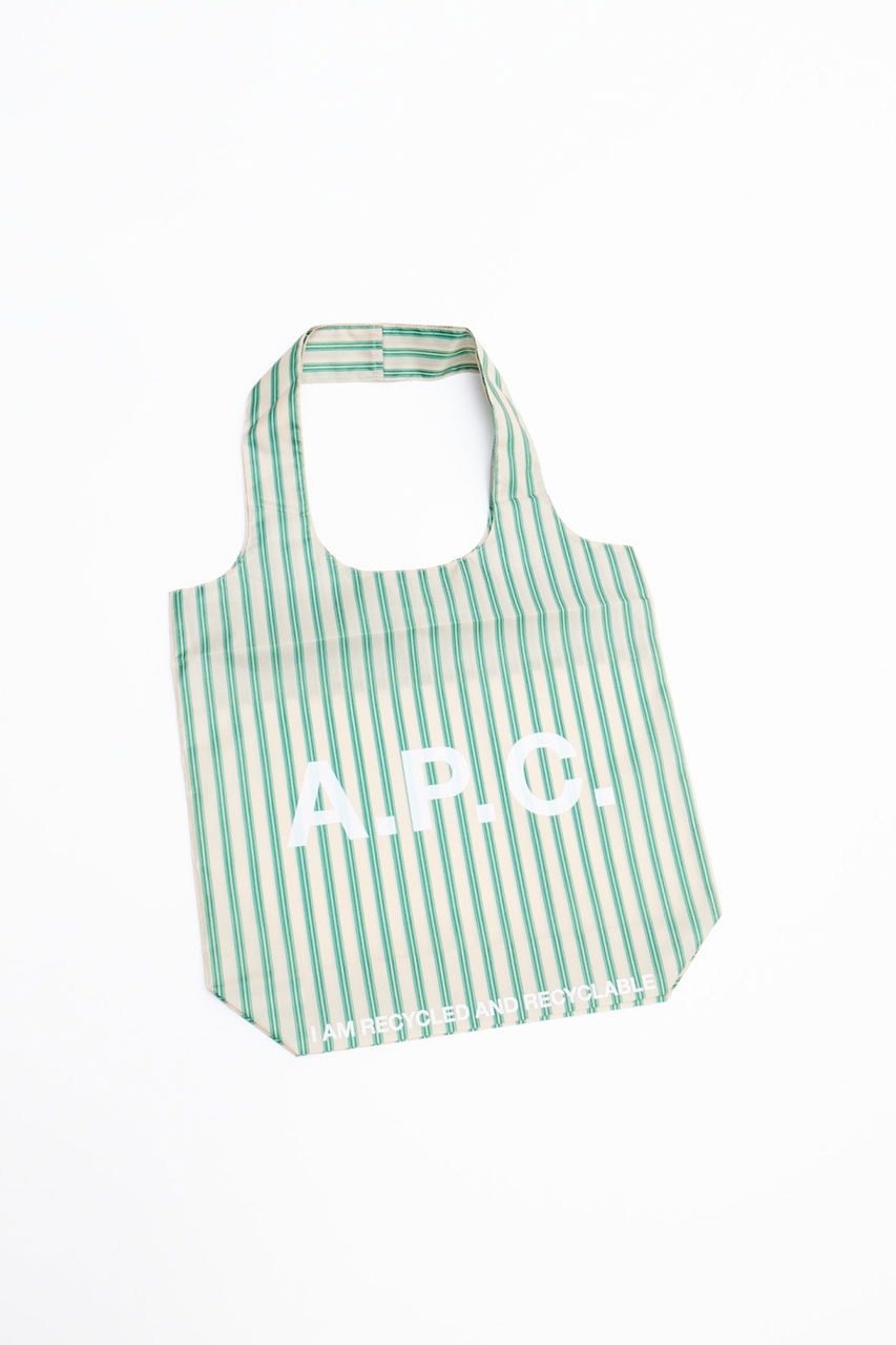 アーペーセーがリサイクルポリエステルを使用した新たなショッパーを導入 apc reusable bag pouch release info