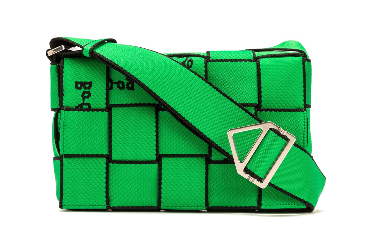 ボッテガヴェネタからウェビングベルトで再考したアイコンバッグ カセットが登場 Bottega Veneta Webbing Cassette Bag Parakeet Green Bottega Green Daniel Lee Matthieu Blazy HBX Release Information