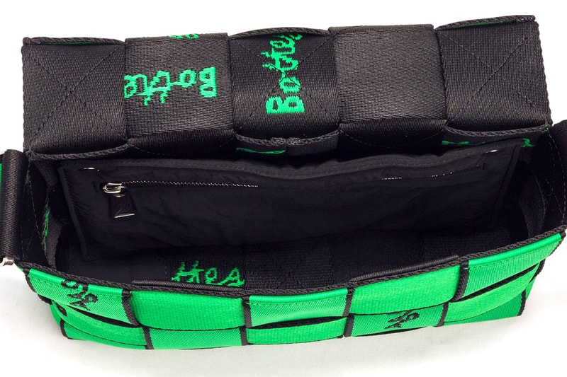 ボッテガヴェネタからウェビングベルトで再考したアイコンバッグ カセットが登場 Bottega Veneta Webbing Cassette Bag Parakeet Green Bottega Green Daniel Lee Matthieu Blazy HBX Release Information