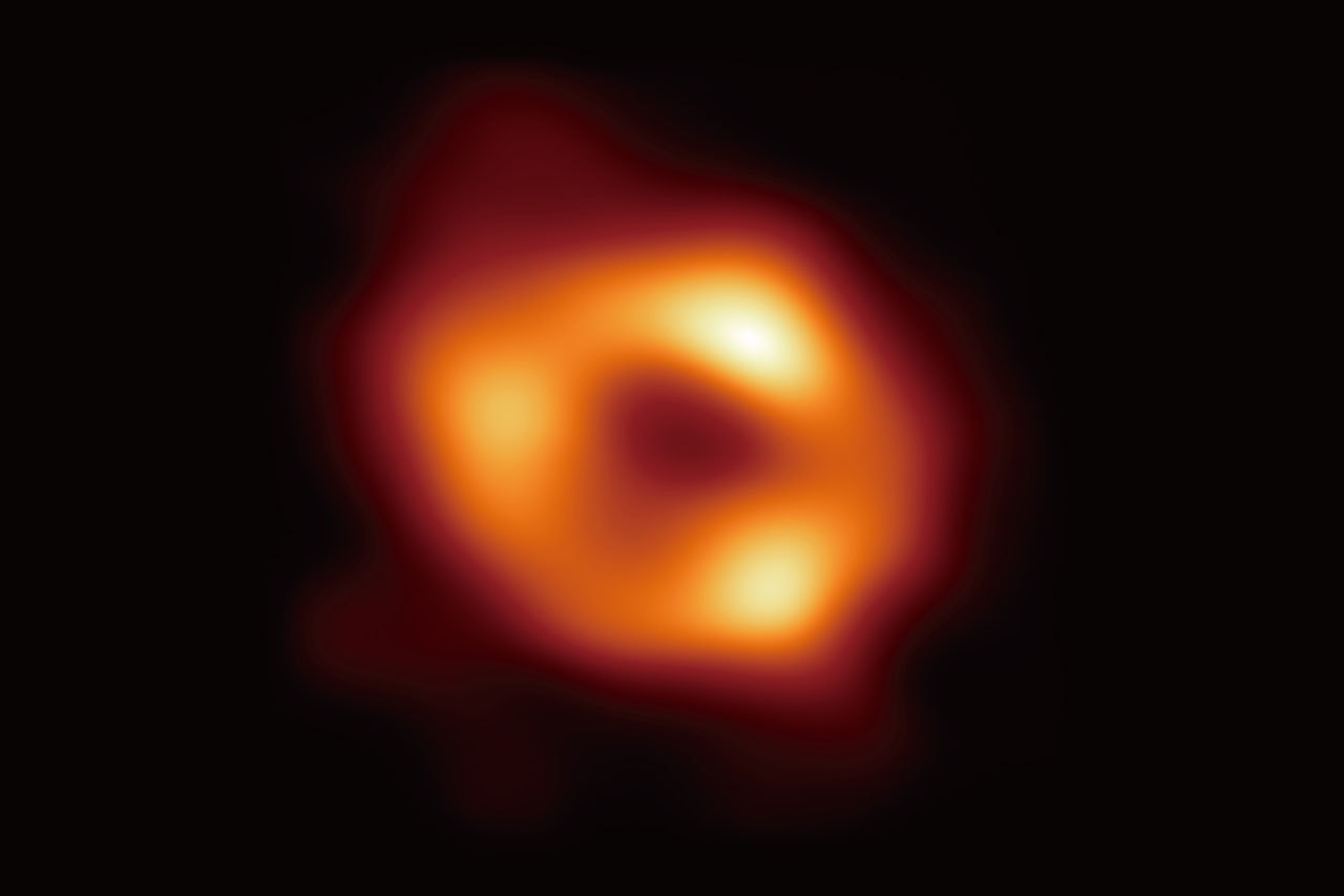 天の川銀河の中心にあるブラックホールの撮影に初めて成功 Event Horizon Telescope Captures First Image of Milky Way Black Hole Tech