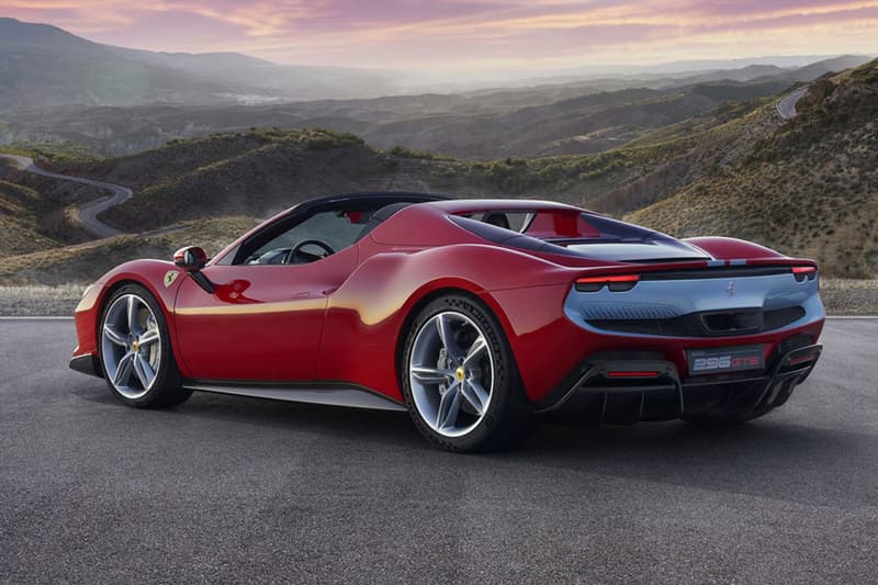 フェラーリが新型PHEVオープンスポーツの296GTSを初公開 ferrari new phev 296gts release info