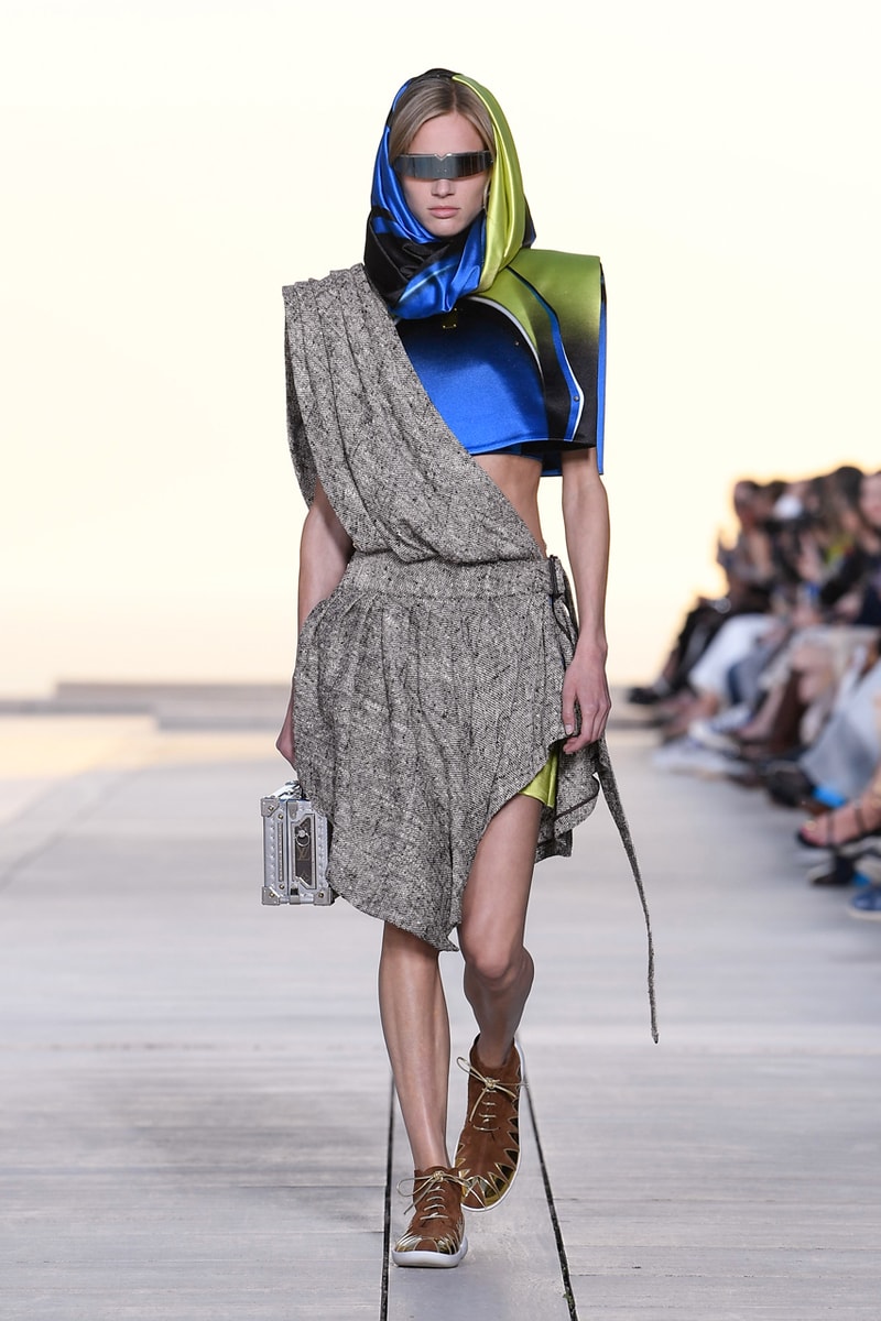 ルイヴィトン 2023年クルーズコレクション Louis Vuitton Cruise 2023 Show Was Held at The Salk Institute in San Diego