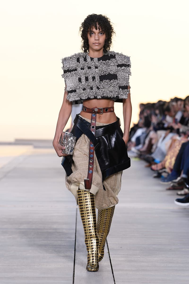 ルイヴィトン 2023年クルーズコレクション Louis Vuitton Cruise 2023 Show Was Held at The Salk Institute in San Diego