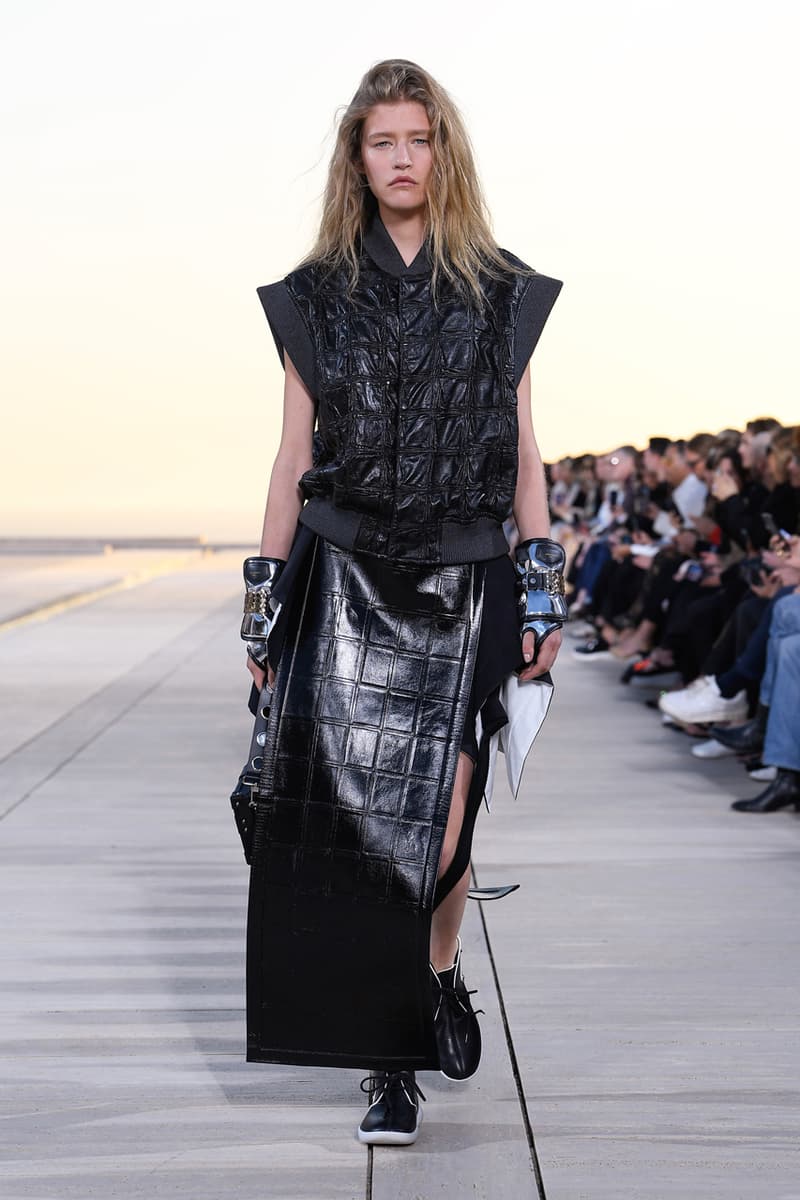 ルイヴィトン 2023年クルーズコレクション Louis Vuitton Cruise 2023 Show Was Held at The Salk Institute in San Diego