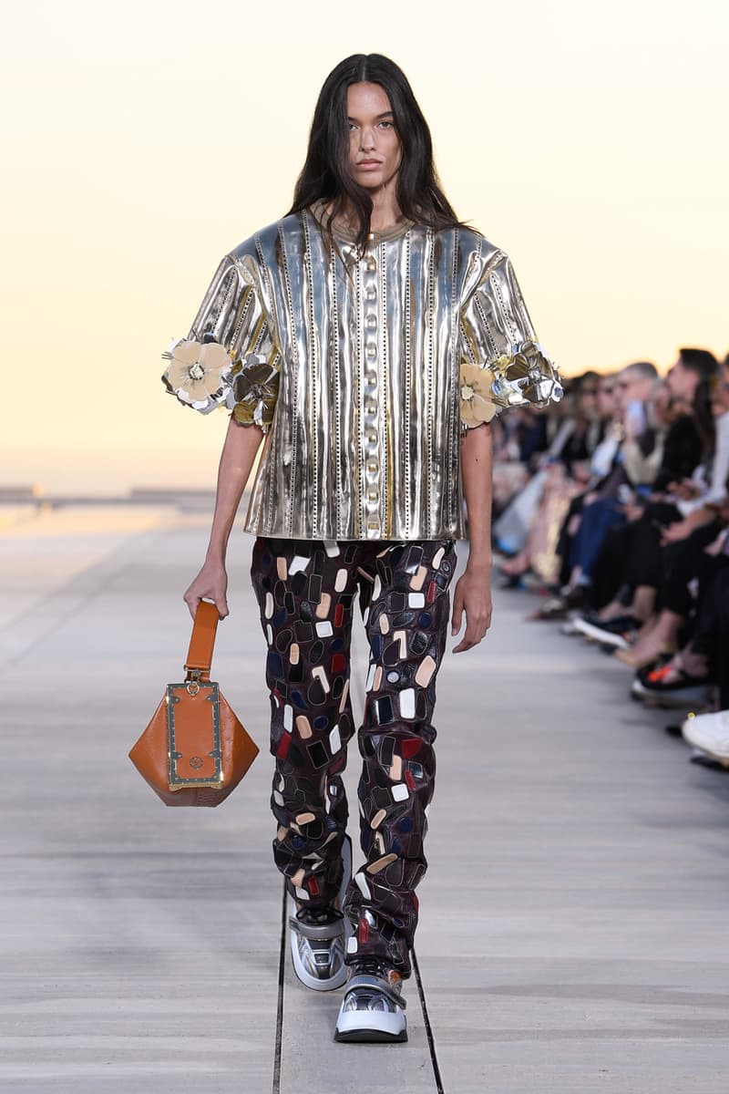 ルイヴィトン 2023年クルーズコレクション Louis Vuitton Cruise 2023 Show Was Held at The Salk Institute in San Diego