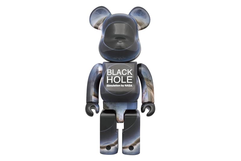 ブラックホールを表現した限定ベアブリックが発売 Hypebeast Jp ブラックホールを表現した限定ベアブリックが発売 Hypebeast Jp
