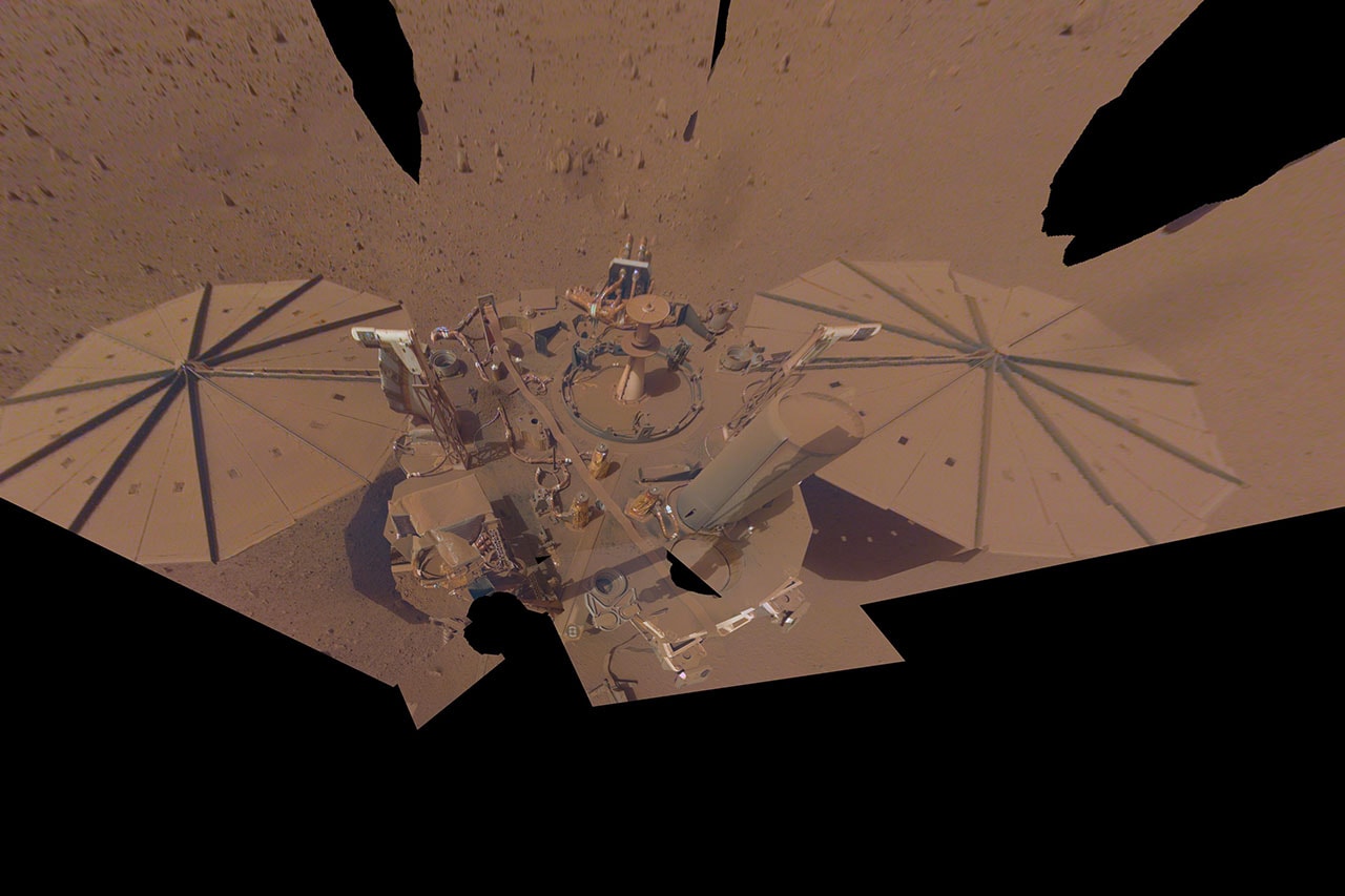 NASA の火星探査機インサイトが最後の“自撮り写真”を公開 NASA's Mars InSight lander snaps dusty 'final selfie' as power dwindles