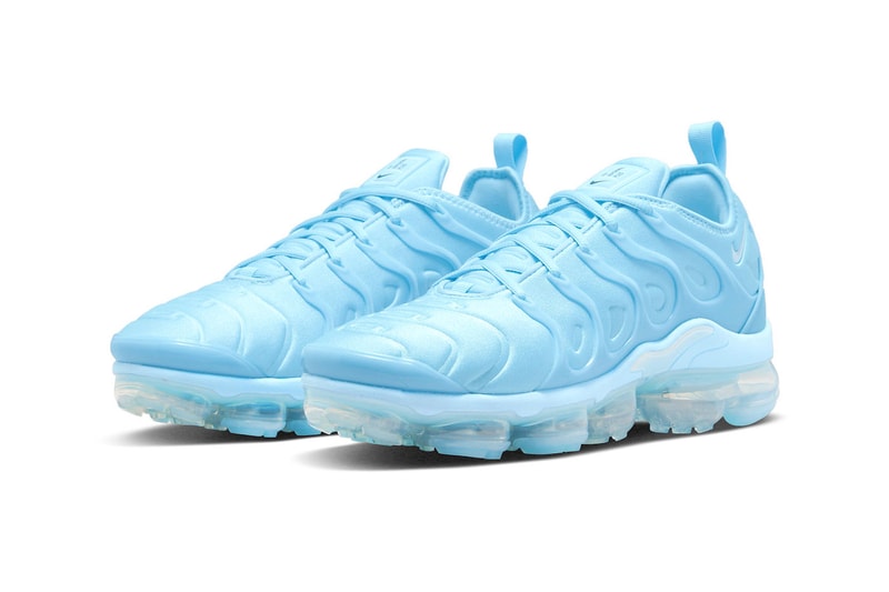 ナイキから鮮やかなライトブルーを纏った新作エアヴェイパーマックスプラスが登場v nike air vapormax plus university blue dz4403 400 210 usd website TN periodic table light translucent sole release info date price