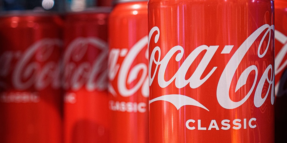 50年前のパッケージを復刻した缶コーラが沖縄限定発売 Hypebeast Jp