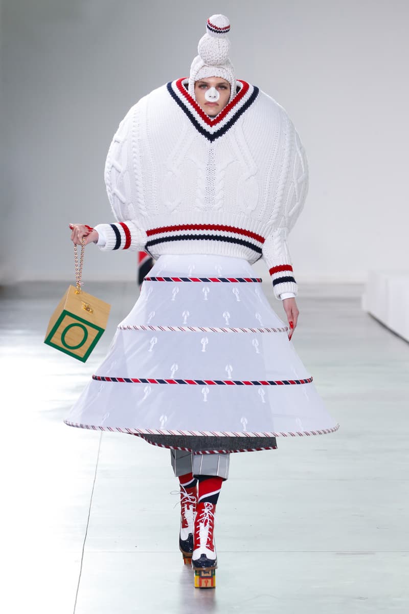 トムブラウン 2022年秋冬コレクション Thom Browne Brings the Drama to Classic Tailoring for Fall 2022 nyc new york city pleated skirts blazers toys chairbear adult toy shop teddybears 