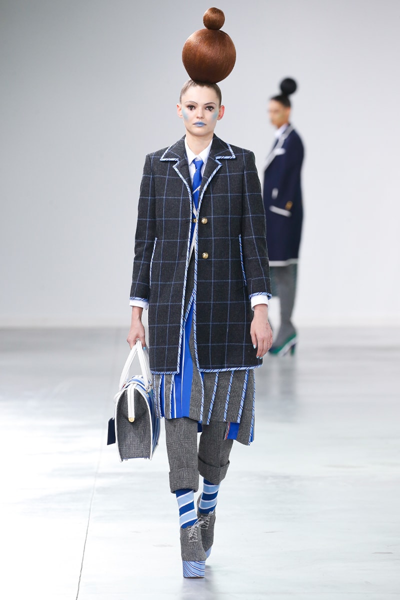 トムブラウン 2022年秋冬コレクション Thom Browne Brings the Drama to Classic Tailoring for Fall 2022 nyc new york city pleated skirts blazers toys chairbear adult toy shop teddybears 