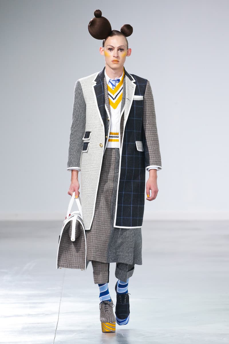 トムブラウン 2022年秋冬コレクション Thom Browne Brings the Drama to Classic Tailoring for Fall 2022 nyc new york city pleated skirts blazers toys chairbear adult toy shop teddybears 