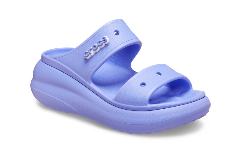 クロックスからボリューミーなソールが特徴的な新作スライドサンダルが登場 Crocs Crush Sandal Release black white purple chunky 