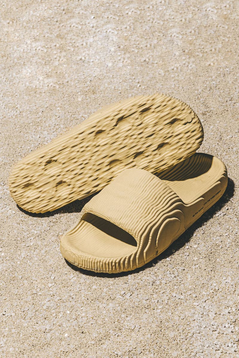 アディダスの新作サンダル アディレッタ22がついに発売 adidas Adilette 22 St Desert Sand Carbon Aluminium GX6945 GX6949 GX6950 HBX Release Info Buy Price 