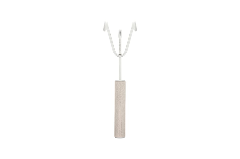ディオールから100万円超えのガーデニングセットが登場 Dior Gardening Set Beige Grained Leather Bull Calfskin Kim Jones Design Outdoors Equipment 
