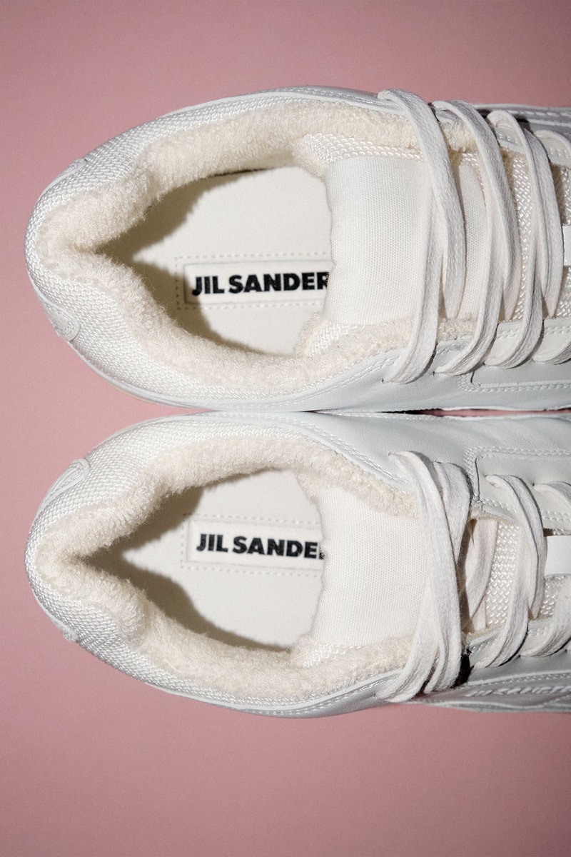 ジルサンダーがバスケットボールシューズに着想した新作スニーカーを発売 jil sander unisex sneakers minimalist white mid low top release info