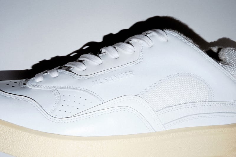 Jil Sander がバスケットボールシューズに着想した新作スニーカーを発売