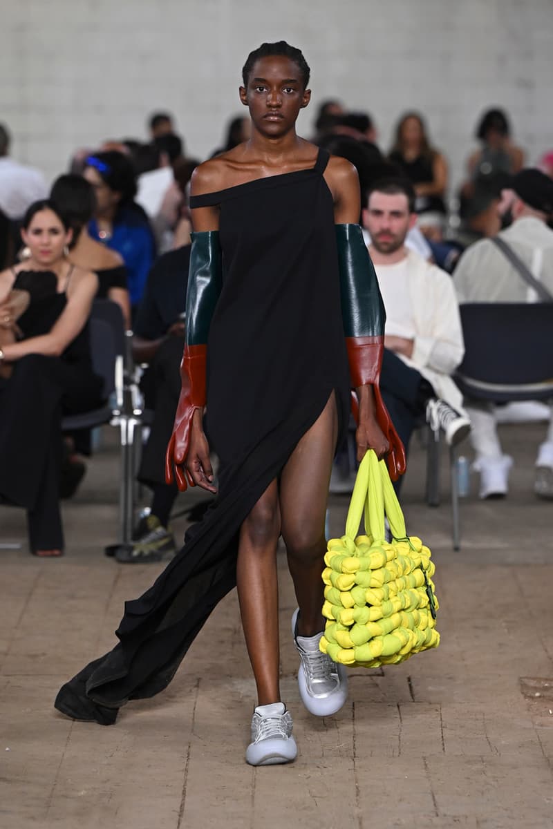 JW アンダーソン 2023年春夏メンズコレクション/リゾートウィメンズコレクション JW Anderson Spring Summer 2023 Runway Milan Fashion Week Jonathan Anderson Camp Kitsch Collection Rembrandt The Pitchfork Disney