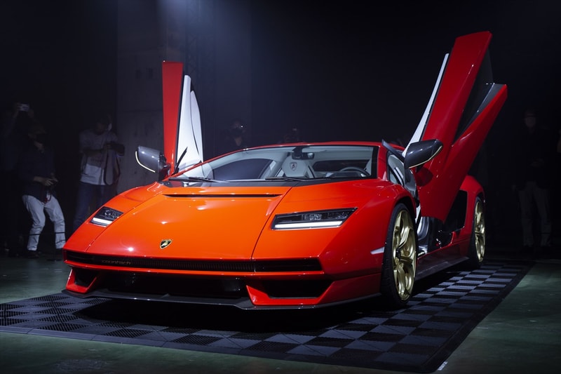ランボルギーニがカウンタックLPI800-4の日本向けデリバリー車を初公開 lamborghini countach lpi800 4 announcement