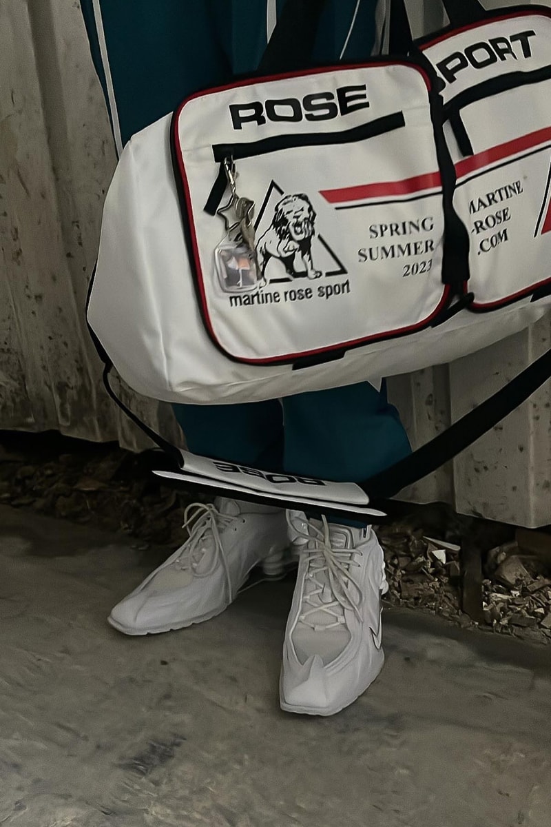 マーティンローズxナイキによるコラボショックスR4の最新ビジュアルが公開 Closer Look Martine Rose x Nike Shox MR4 black white red cream R4 SS23 fashion show runway release info date