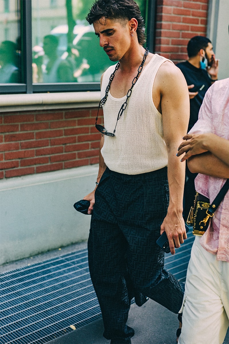 ストリートスタイル：2023年春夏ミラノ・ファッションウィーク・メンズ Milan Fashion Week SS23 Street Style Showcases the Most Vibrant Essentials for Summer spring/summer 2023 prada dolce & gabbanna jw anderson moschino versace fendi 