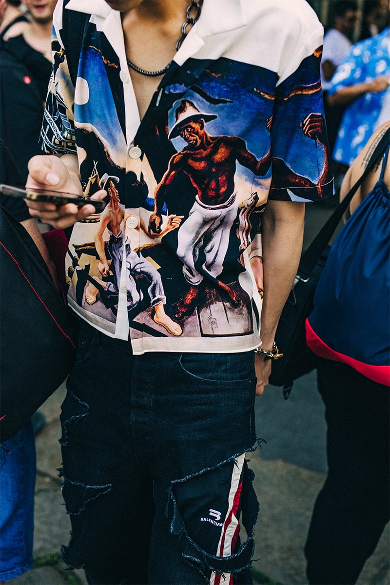 ストリートスタイル：2023年春夏ミラノ・ファッションウィーク・メンズ Milan Fashion Week SS23 Street Style Showcases the Most Vibrant Essentials for Summer spring/summer 2023 prada dolce & gabbanna jw anderson moschino versace fendi 