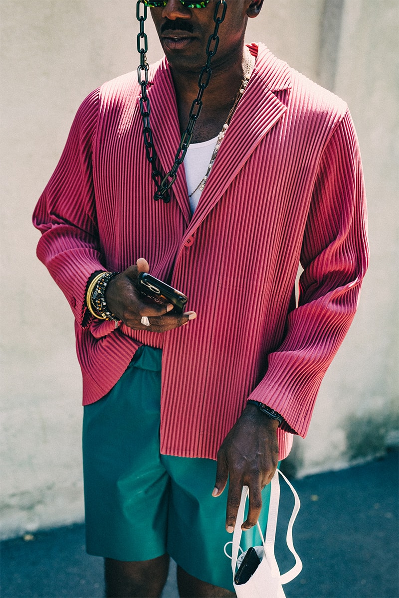 ストリートスタイル：2023年春夏ミラノ・ファッションウィーク・メンズ Milan Fashion Week SS23 Street Style Showcases the Most Vibrant Essentials for Summer spring/summer 2023 prada dolce & gabbanna jw anderson moschino versace fendi 