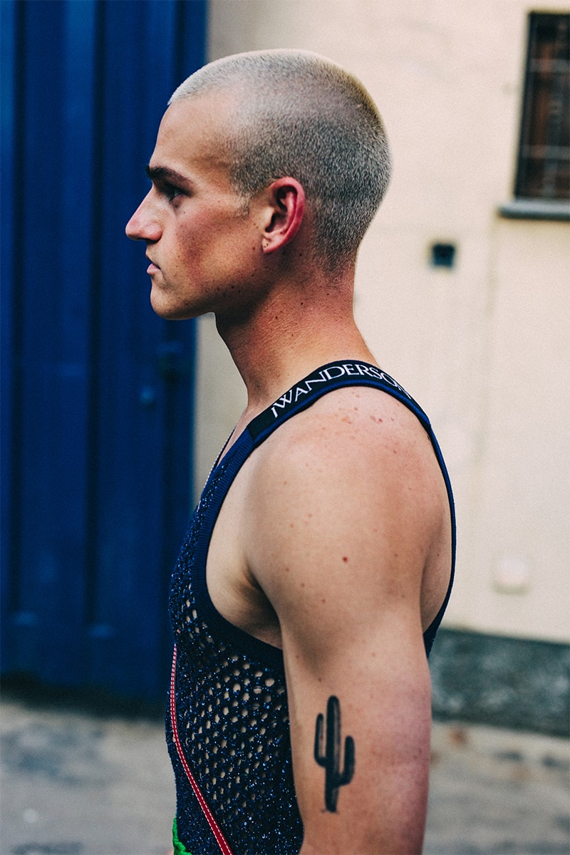 ストリートスタイル：2023年春夏ミラノ・ファッションウィーク・メンズ Milan Fashion Week SS23 Street Style Showcases the Most Vibrant Essentials for Summer spring/summer 2023 prada dolce & gabbanna jw anderson moschino versace fendi 