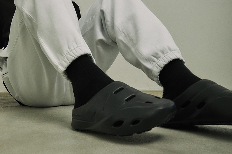 ニューバランスから夏の気候に最適な新作クロッグサンダルが登場 New Balance Clog Beige Black SD5501IV Release Date info store list buying guide photos price korea slip-on