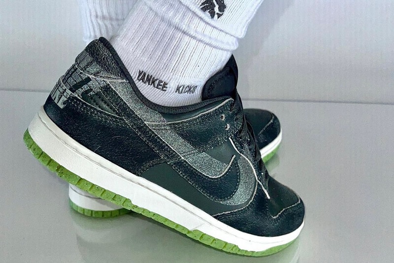 ナイキからひび割れ加工を施したヴィンテージ風の新作ダンクローの新作が登場 Nike Dunk Low "Iron Grey" Introduces Reflective Swoosh 