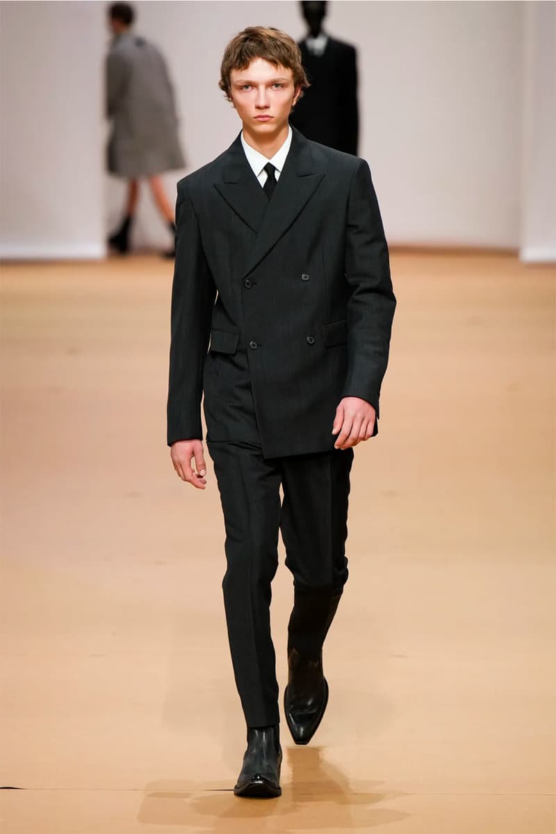 プラダ 2023年春夏メンズコレクション Prada Uomo Spring Summer 2023 SS23 Milan Fashion Week Runway "Prada Choices" Miuccia Prada Raf Simons Show Review Looks Jeff Goldblum rami malek Jung Jaehyun Sung Kang Win Metawin